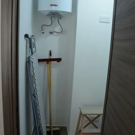 Pilgrim's Rest * Gzira