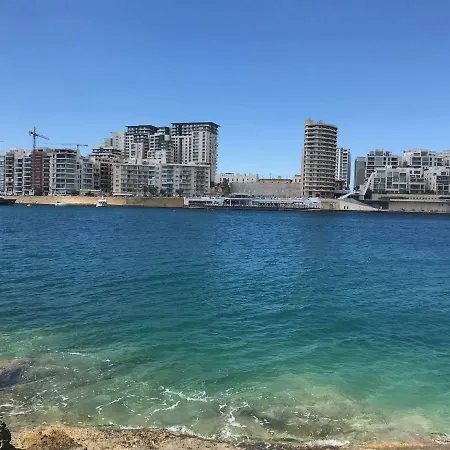 Pilgrim's Rest * Gzira