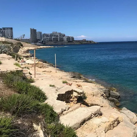 Pilgrim's Rest * Gzira