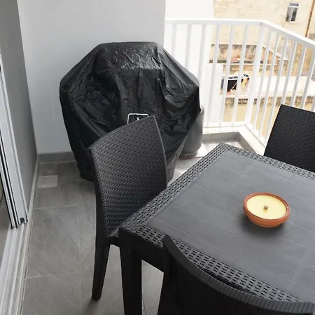 Pilgrim's Rest * Gzira