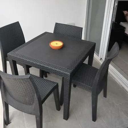 Pilgrim's Rest * Gzira