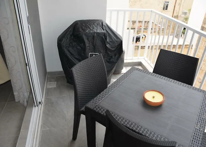 Pilgrim's Rest * Gzira