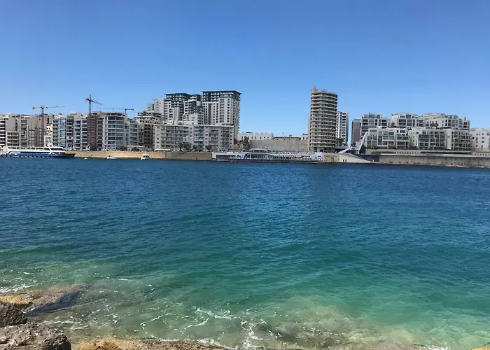 Pilgrim's Rest * Gzira