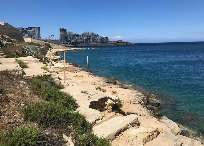 Pilgrim's Rest * Gzira