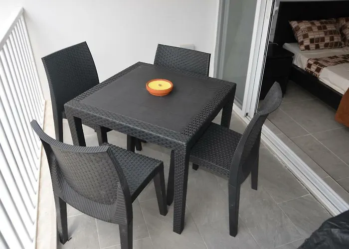 Pilgrim's Rest * Gzira